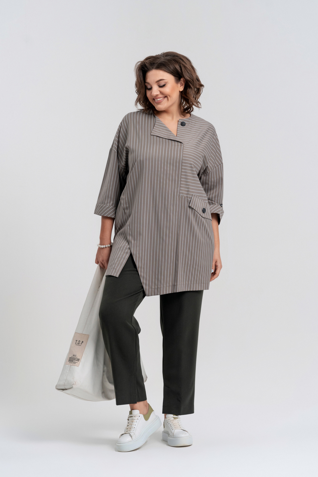 Фото -Деловые костюмы Комплект женский DEESSES 2220