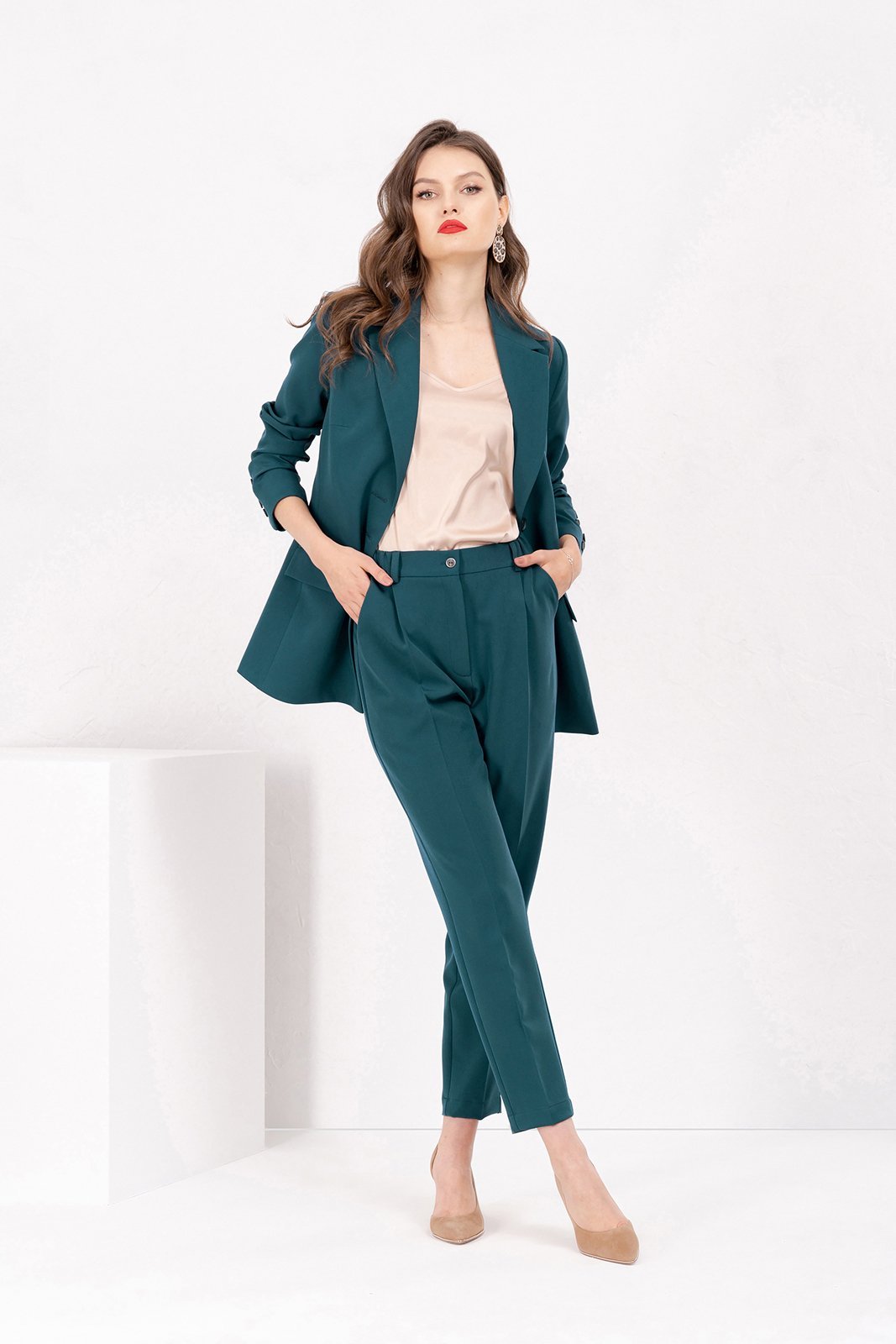 Фото -Деловые костюмы Комплект женский DEESSES 3010.1 46р