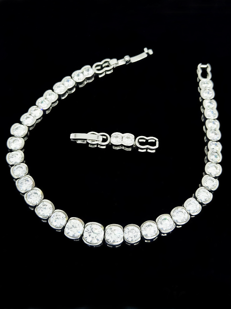 Фото -Ювелирная бижутерия, --Браслеты Изысканный браслет из гипоаллергенного сплава с фианитами