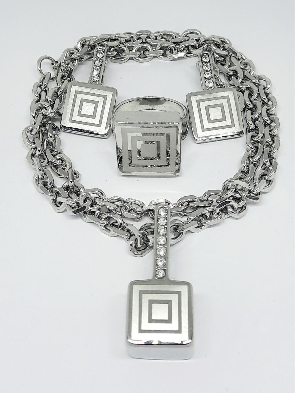 Фото Бижутерия, -Fason-бижутерия, --Серьги, --Кольца, -Подвески, бусы, цепи Набор Fashion-бижутерии ABELLA BRAND