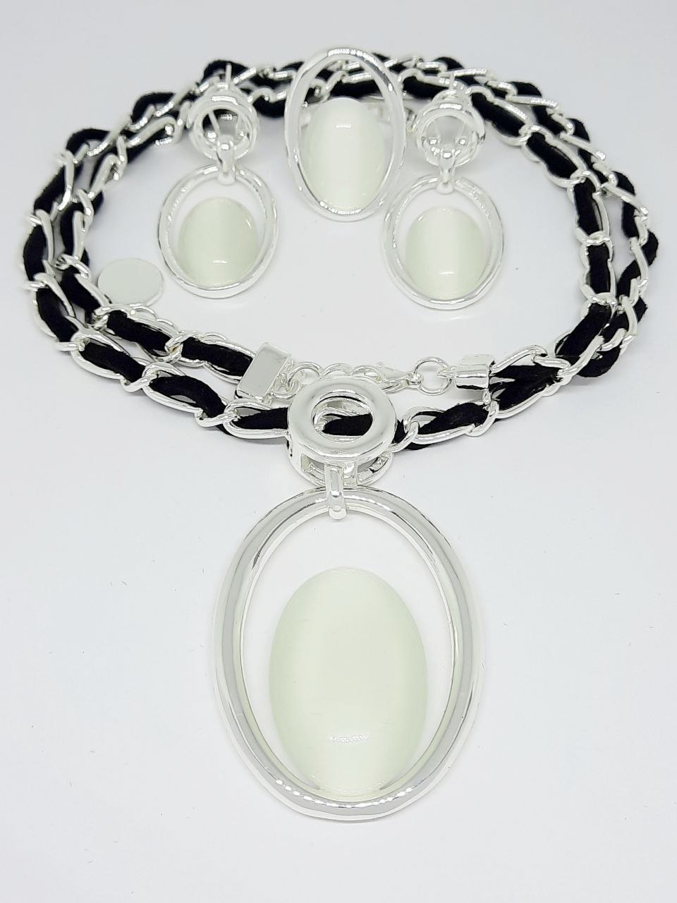 Фото Бижутерия, -Fason-бижутерия, --Серьги, --Кольца, -Подвески, бусы, цепи Набор Fashion-бижутерии ABELLA BRAND