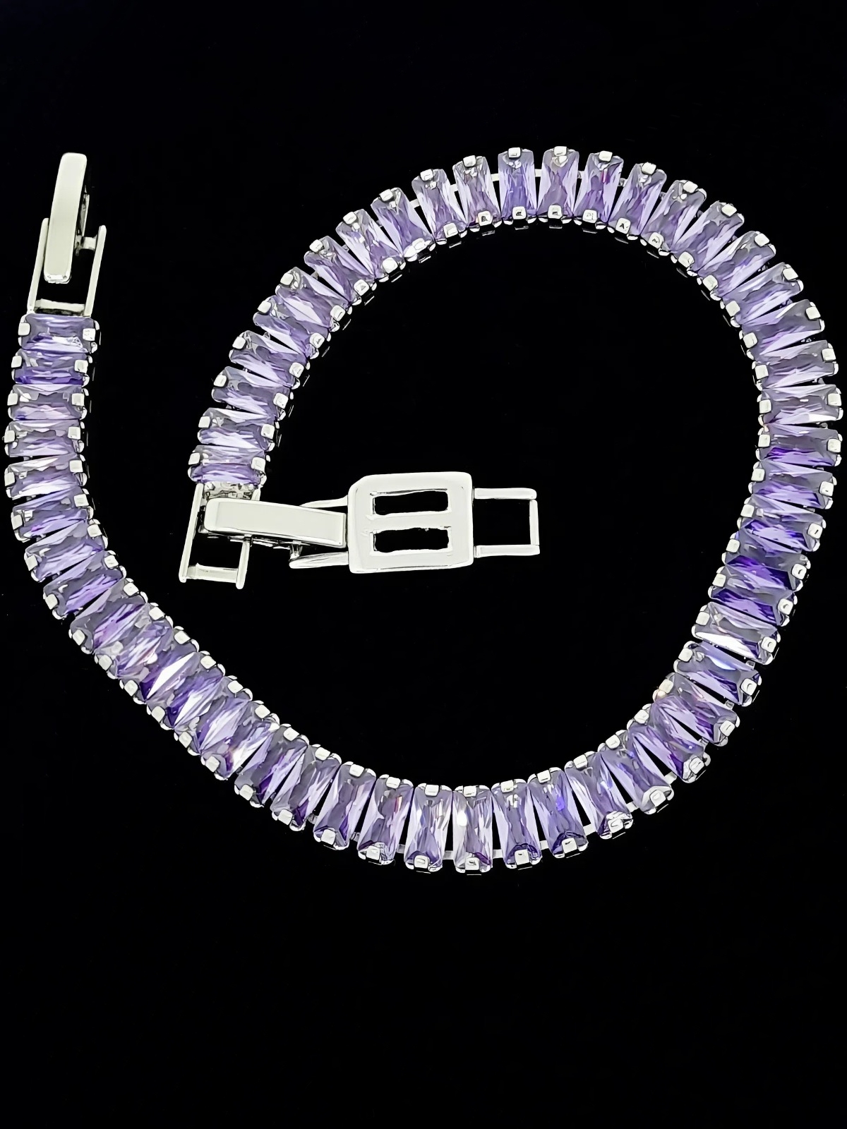 Фото -Ювелирная бижутерия, --Браслеты Изысканный браслет из гипоаллергенного сплава с фианитами 